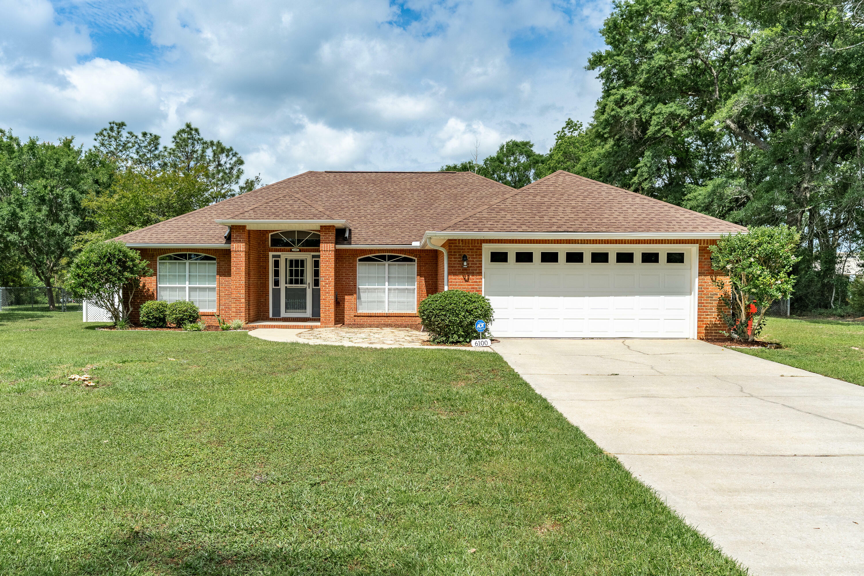 Property Photo: 6100 Buck Ward Road FL 32531