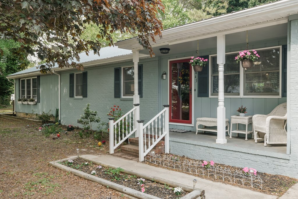 Property Photo: 8045 Hickman Farm Ln VA 23337