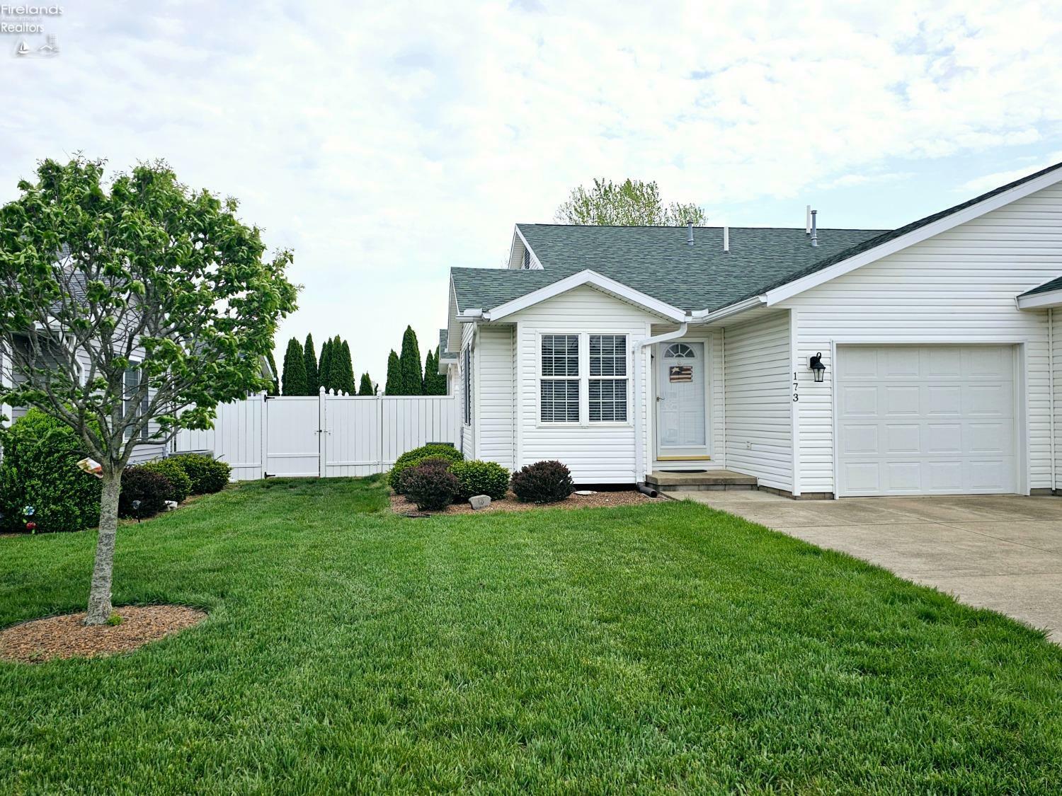 Property Photo: 173 Excalibur Dr OH 43410