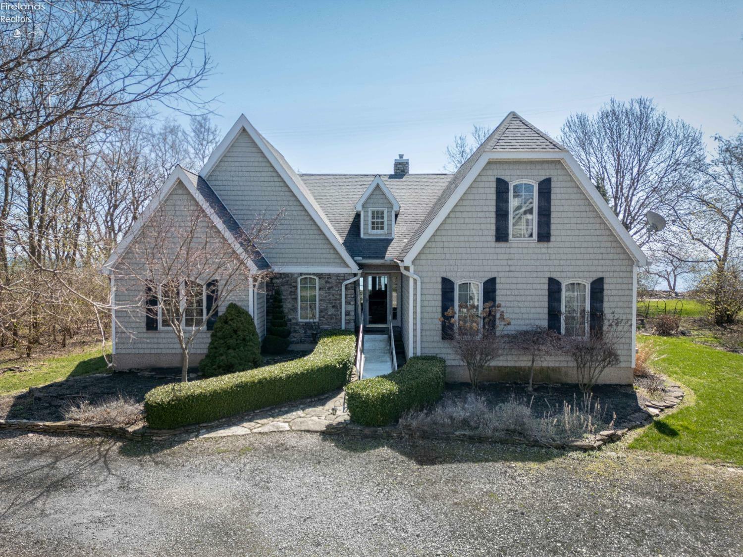 Property Photo: 135 Morning Glory Lane OH 43438