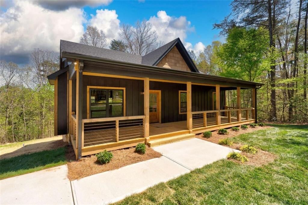 Property Photo: 167 Meadow View Ct GA 30536