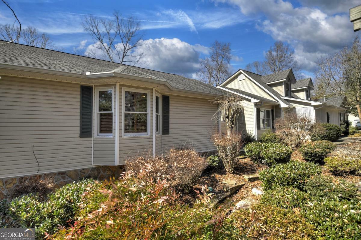 Property Photo:  140 Woodland Drive  GA 30540 