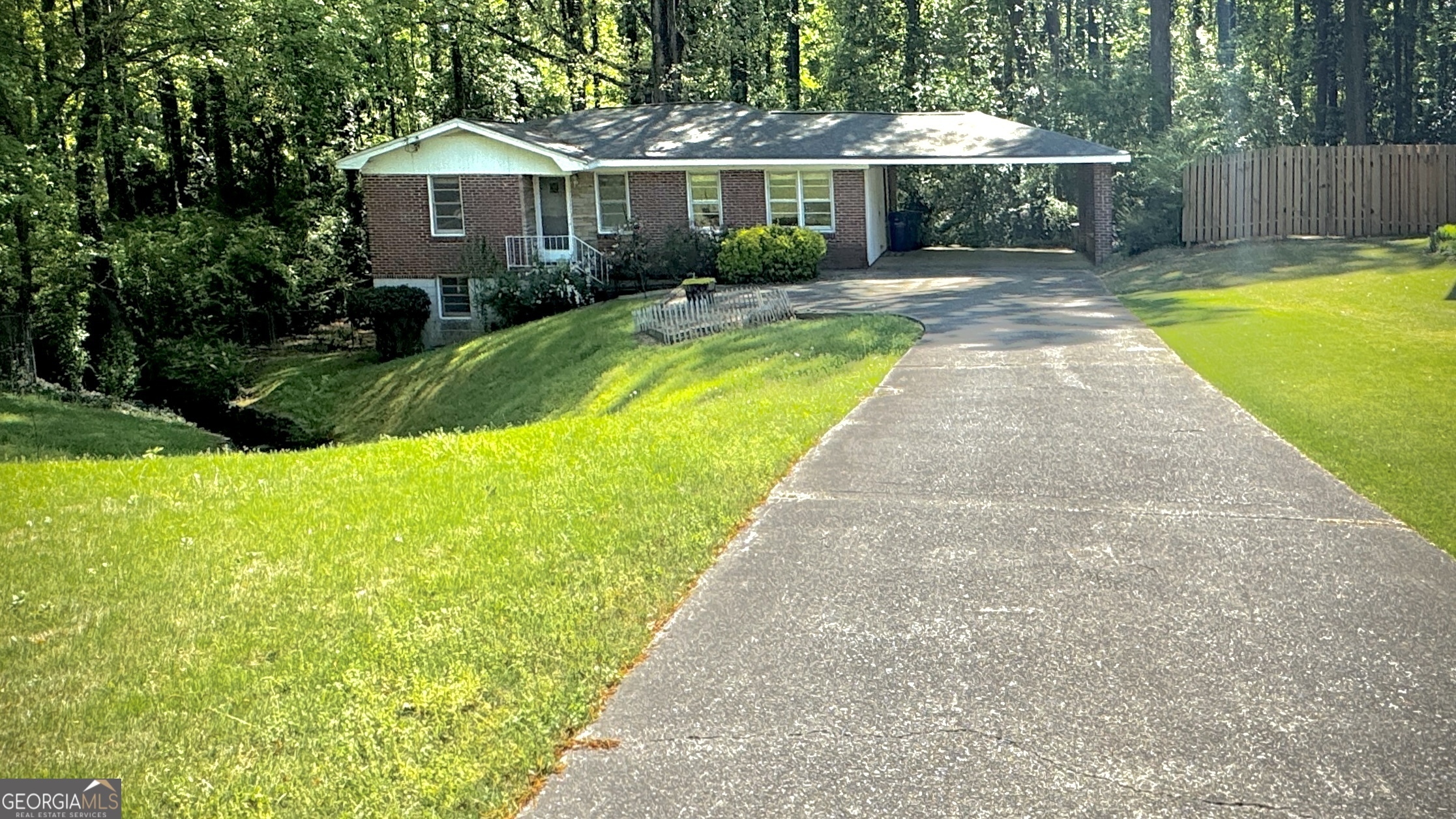Property Photo: 1655 Tryon Road NE GA 30319