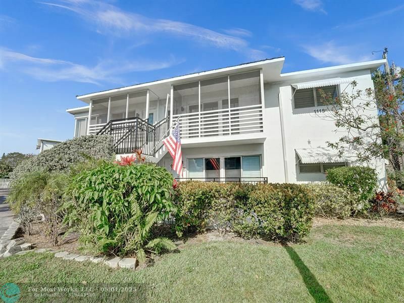 Property Photo: 1115 SE 14th Pl 19C FL 33316