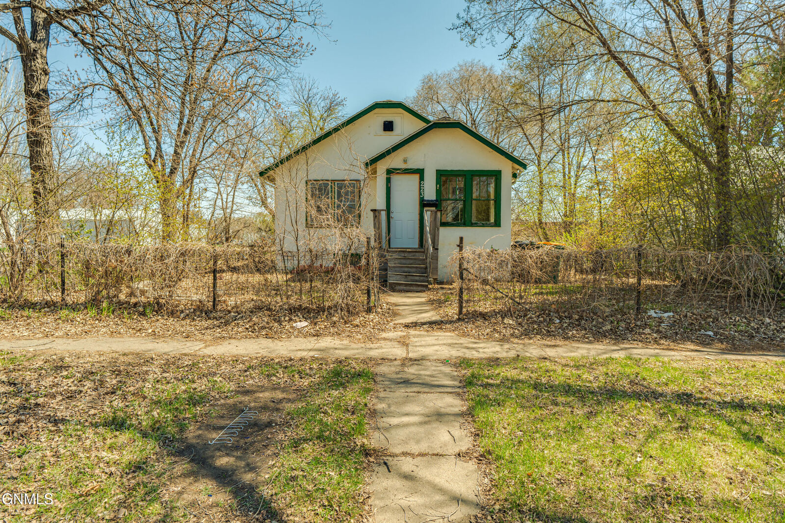 Property Photo:  223 N 19th Street  ND 58501 