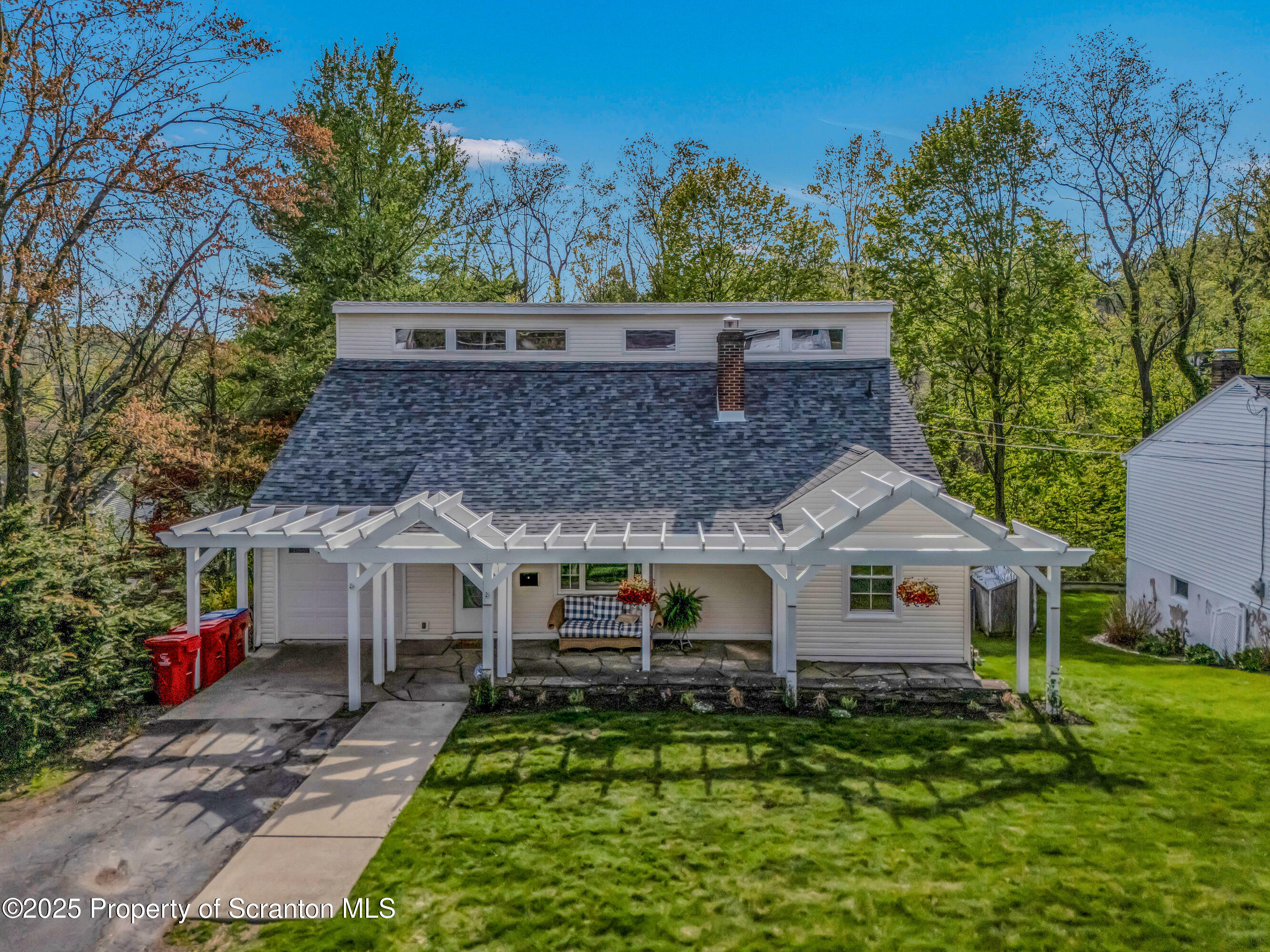 Property Photo: 208 Beynon Drive PA 18411