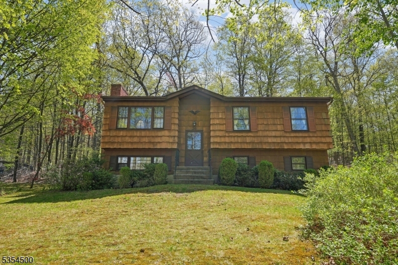 24 Hillsdale Dr  Vernon Twp. NJ 07461 photo
