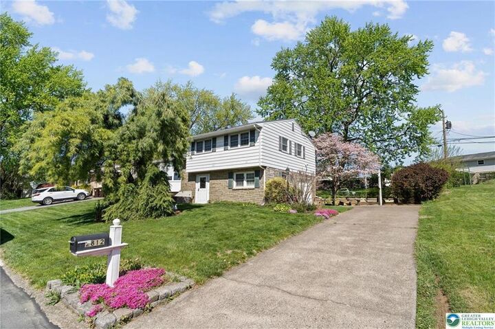 2812 Sunset Drive  Bethlehem Twp PA 18020 photo