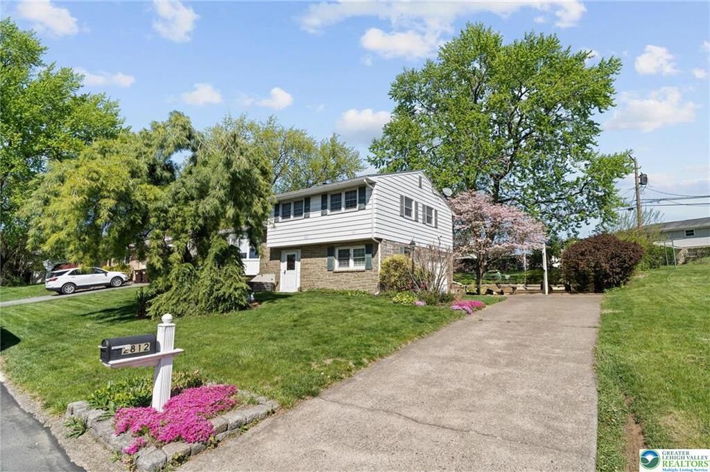 Property Photo: 2812 Sunset Drive PA 18020