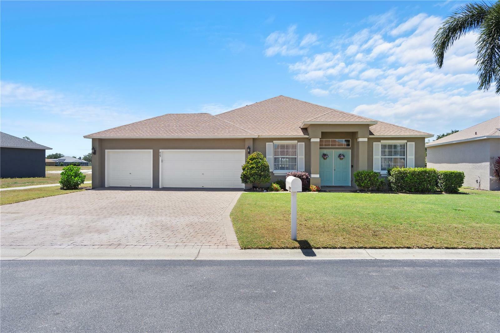 Property Photo: 829 Terranova Road FL 33884