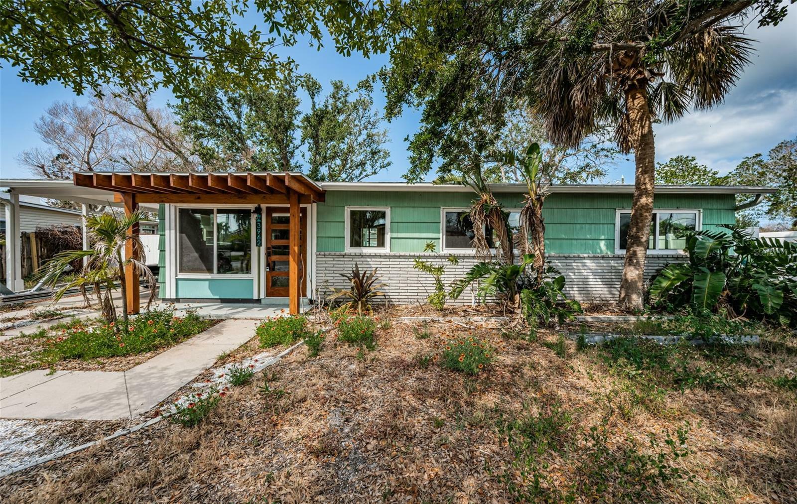 Property Photo: 3962 Poinsettia Drive FL 33706