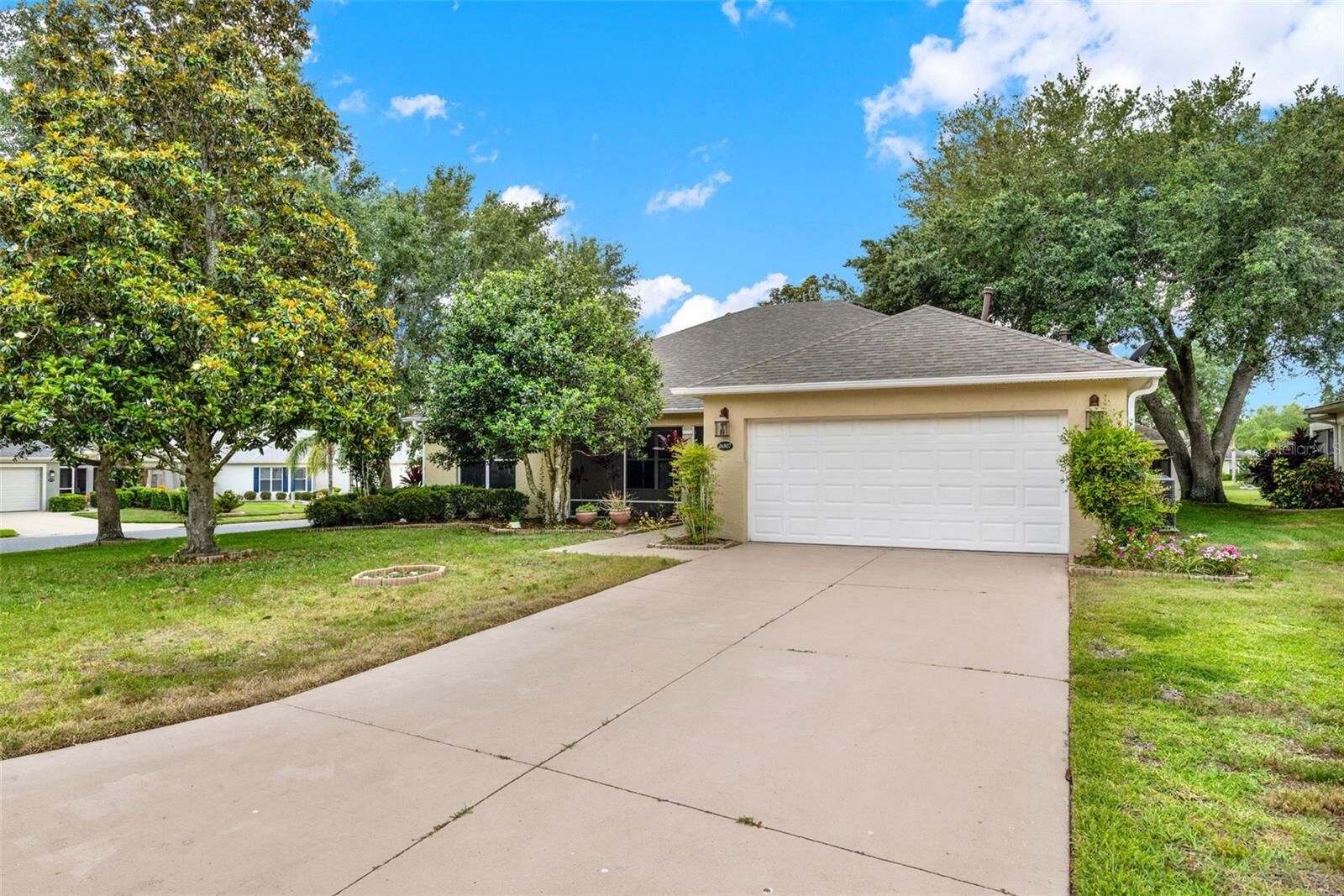 Property Photo: 26807 Bull Run FL 34748