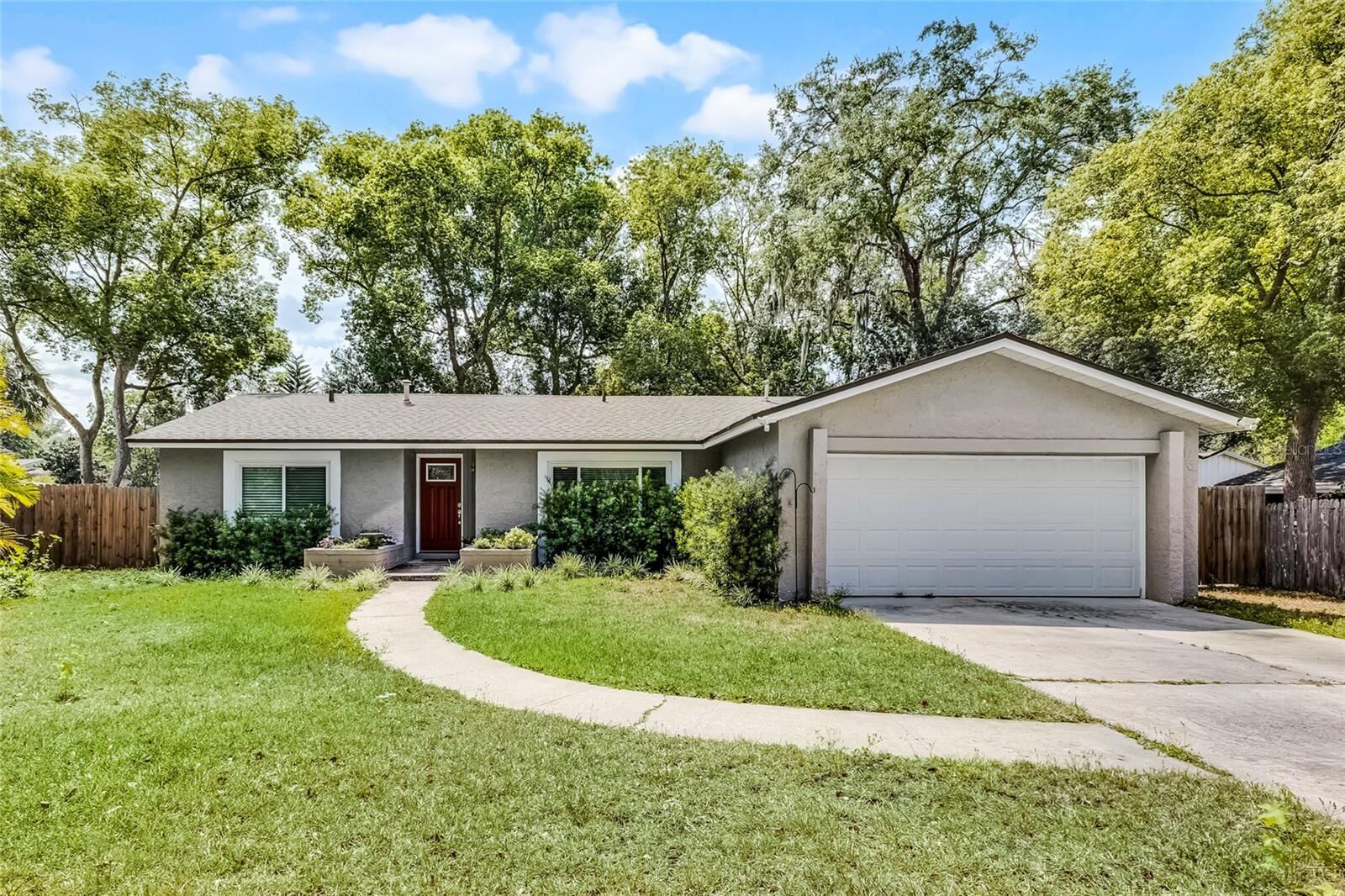 Property Photo: 314 E Bonnie Trail FL 32750