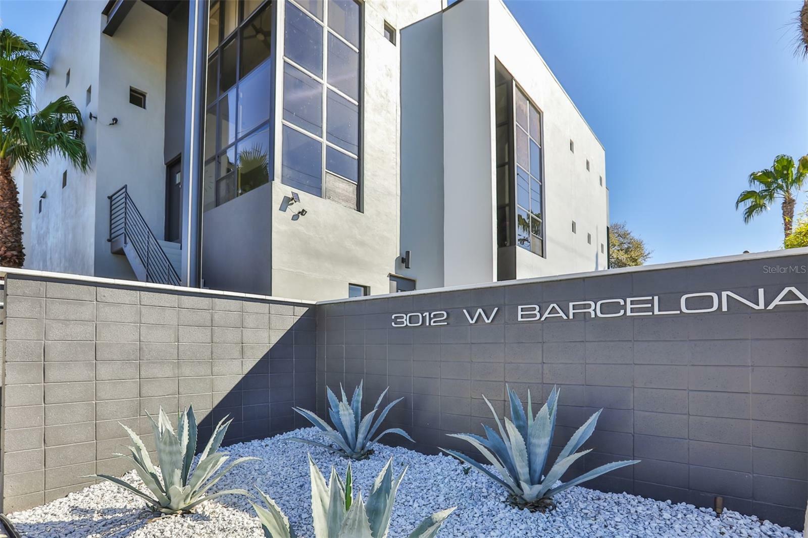 Property Photo: 3012 W Barcelona Street 7 FL 33629