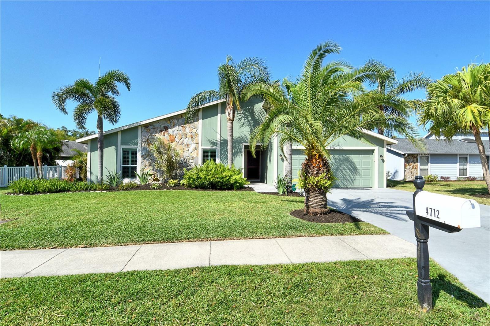 Property Photo: 4712 Glenbrooke Drive FL 34243