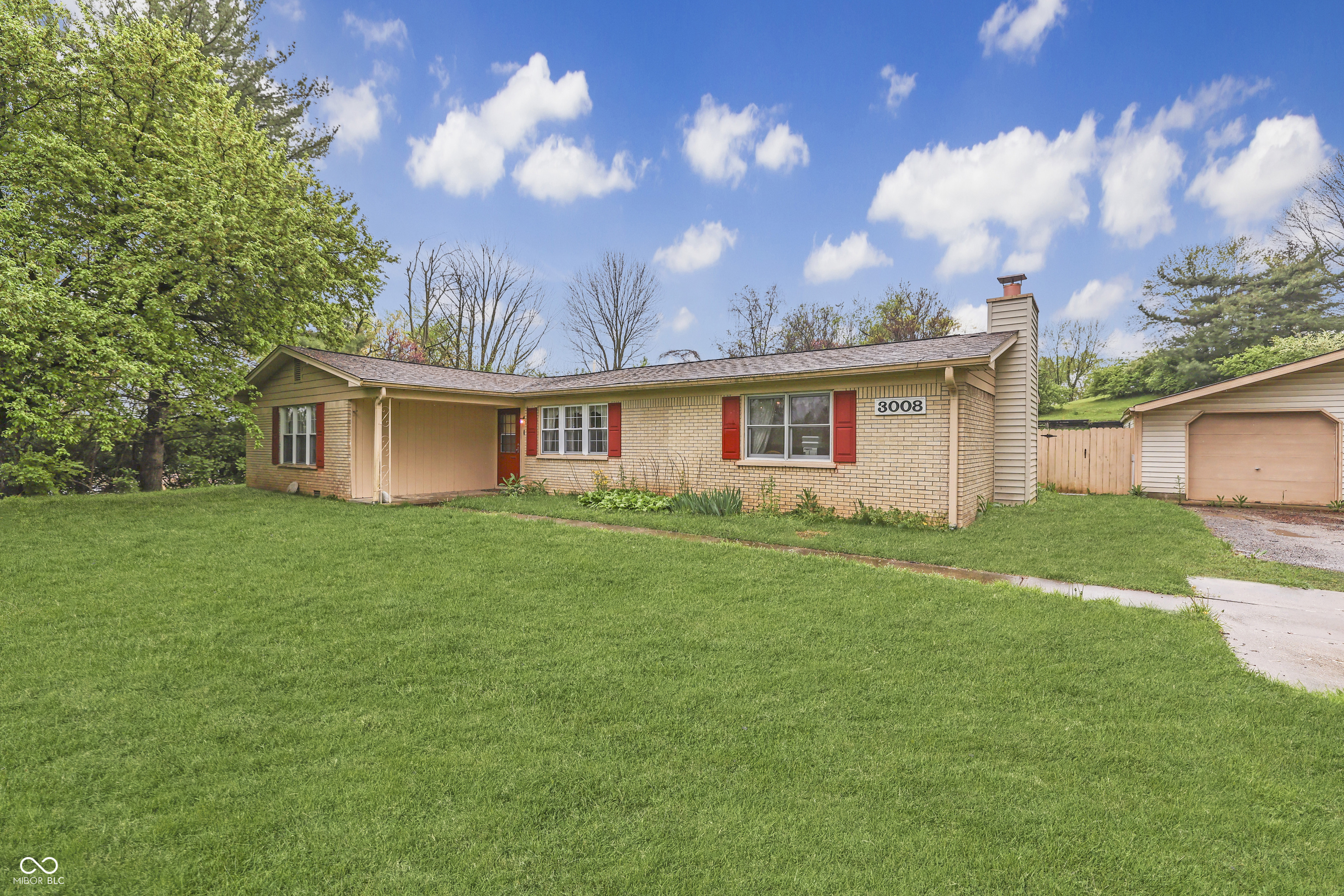 Property Photo: 3008 Old State Road 37 IN 46143