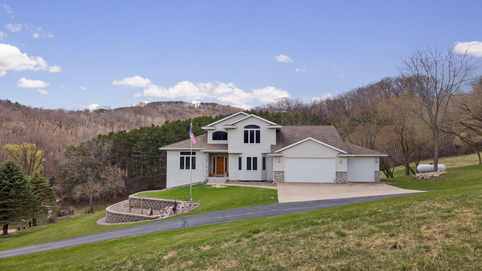 Property Photo:  W5320 Bahr Rd  WI 54669 