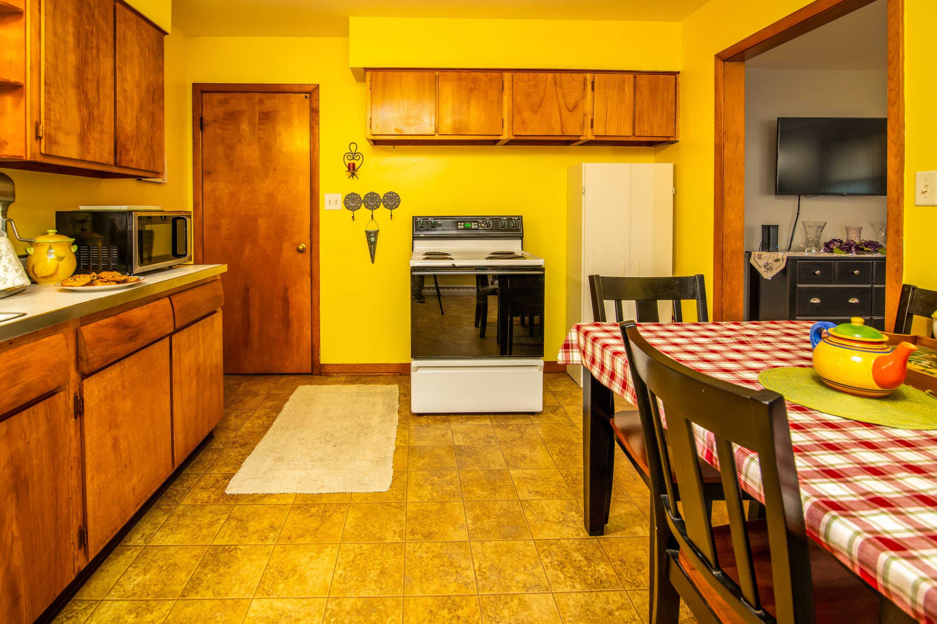 Property Photo: 1005 Werner St WI 53098