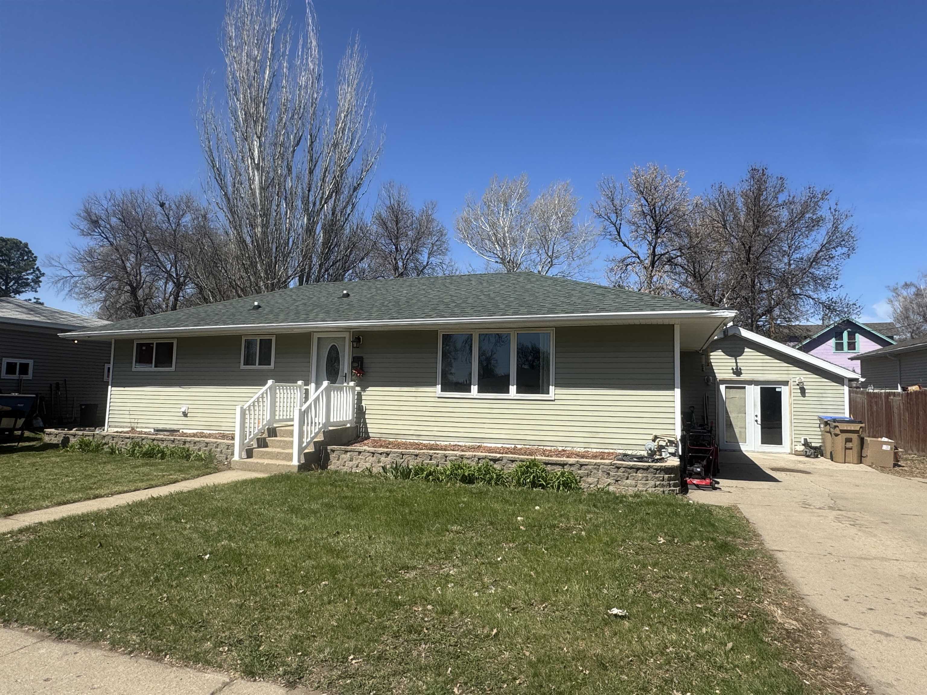 804 W Central Ave  Minot ND 58703 photo