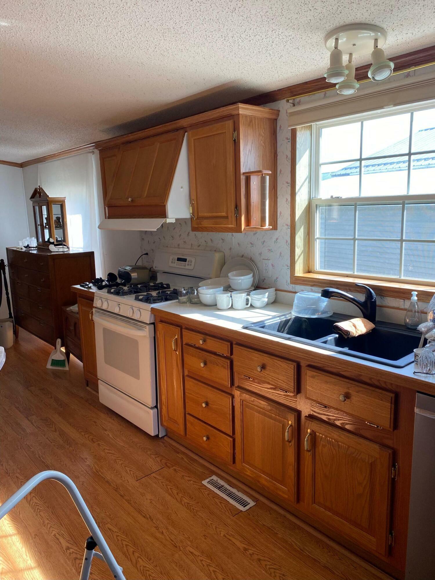 Property Photo: 1305 Pineview Lane MI 49412