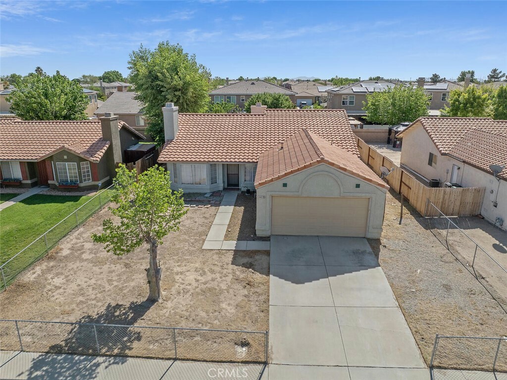 Property Photo:  44628 26th Street E  CA 93535 