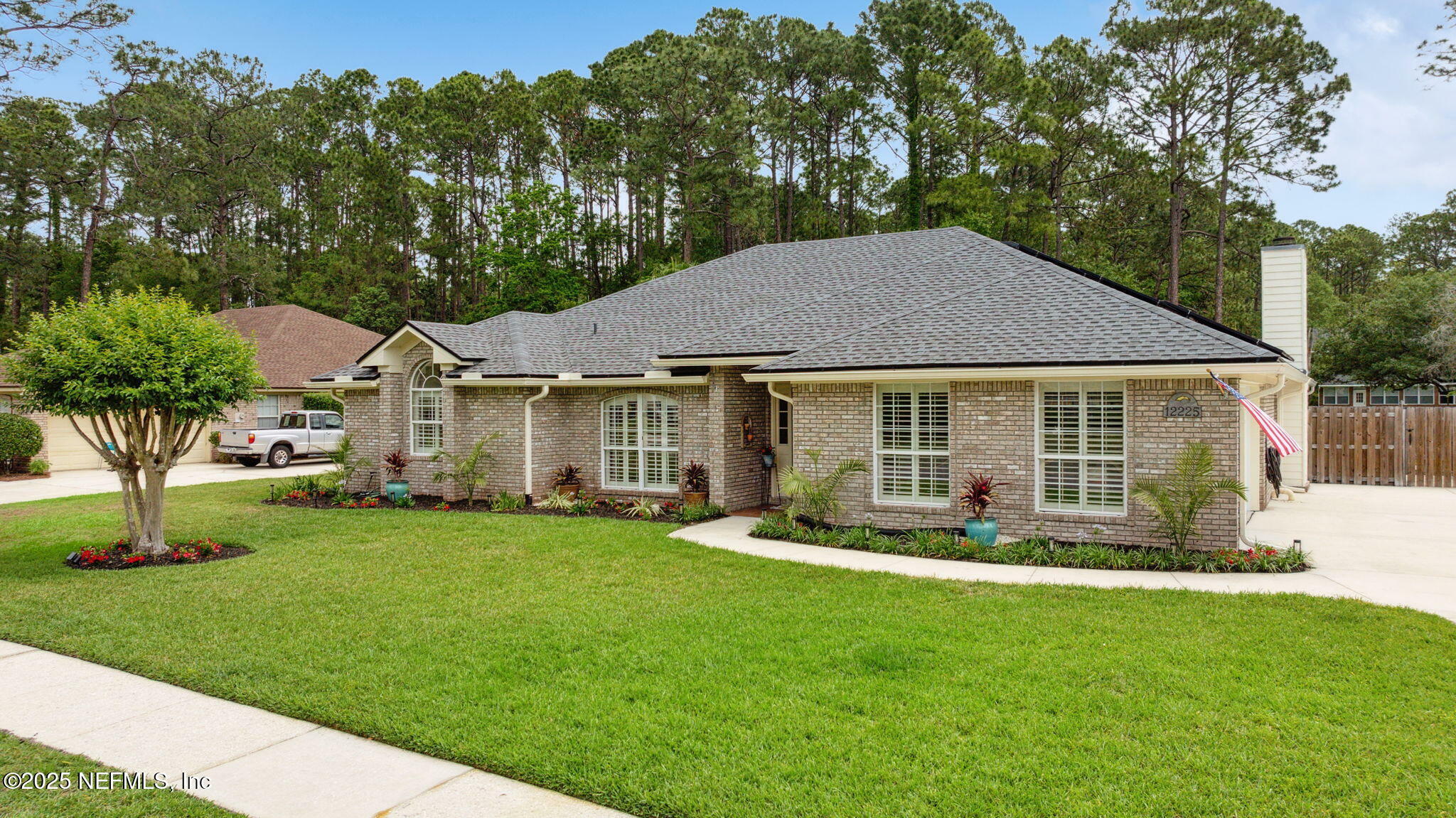 Property Photo: 12225 Reedpond Drive E FL 32223