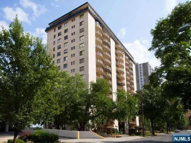 Property Photo:  150 Overlook Avenue 3H  NJ 07601 