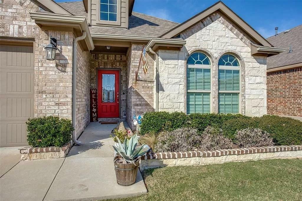 Property Photo: 1105 Lake Woodland Drive TX 75068
