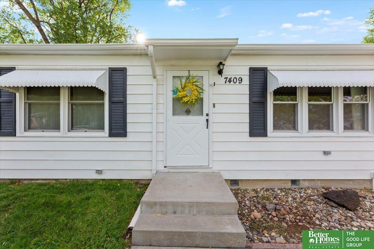 Property Photo: 7409 S 41st Street NE 68147