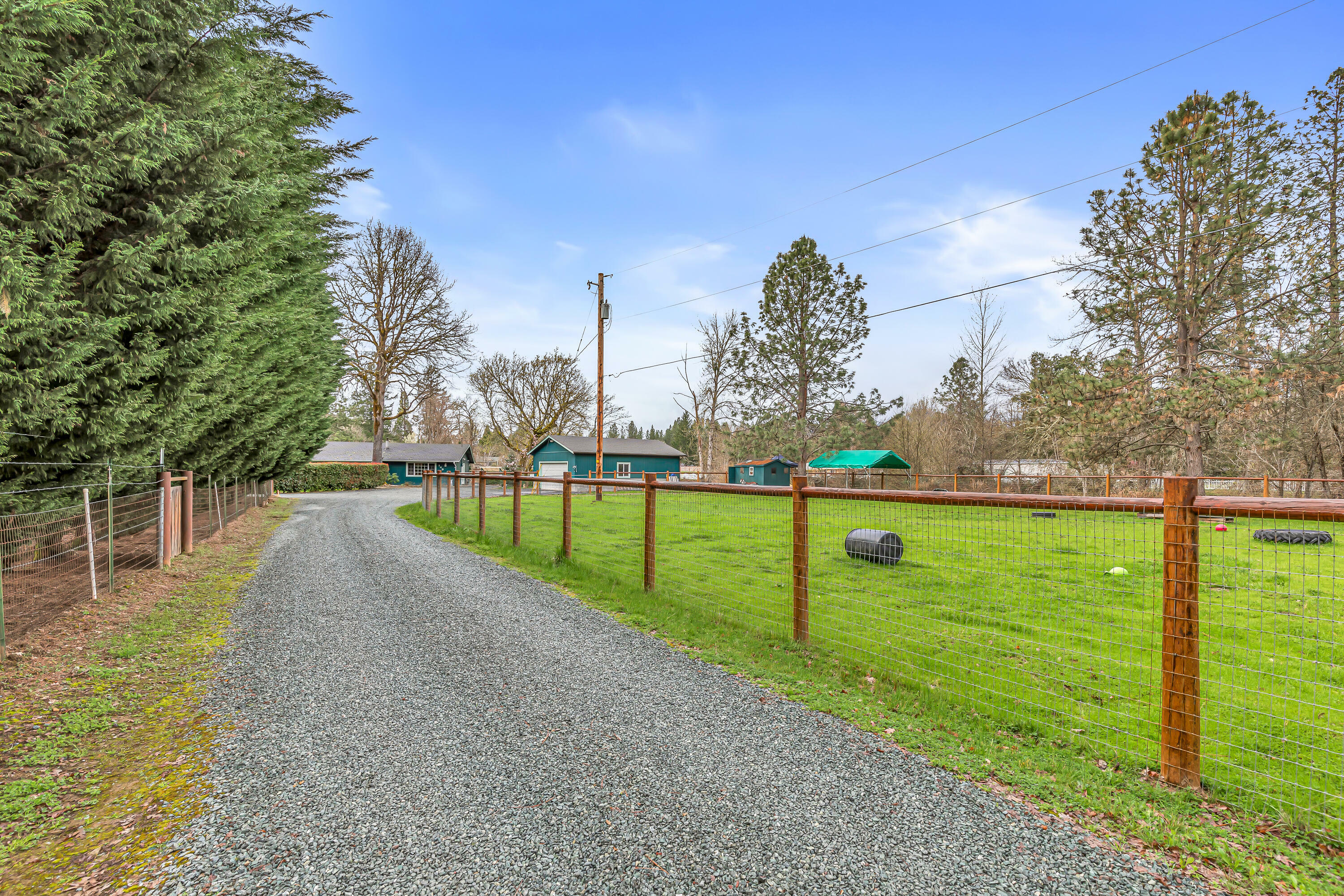 Property Photo: 149 Queens Branch Road OR 97537