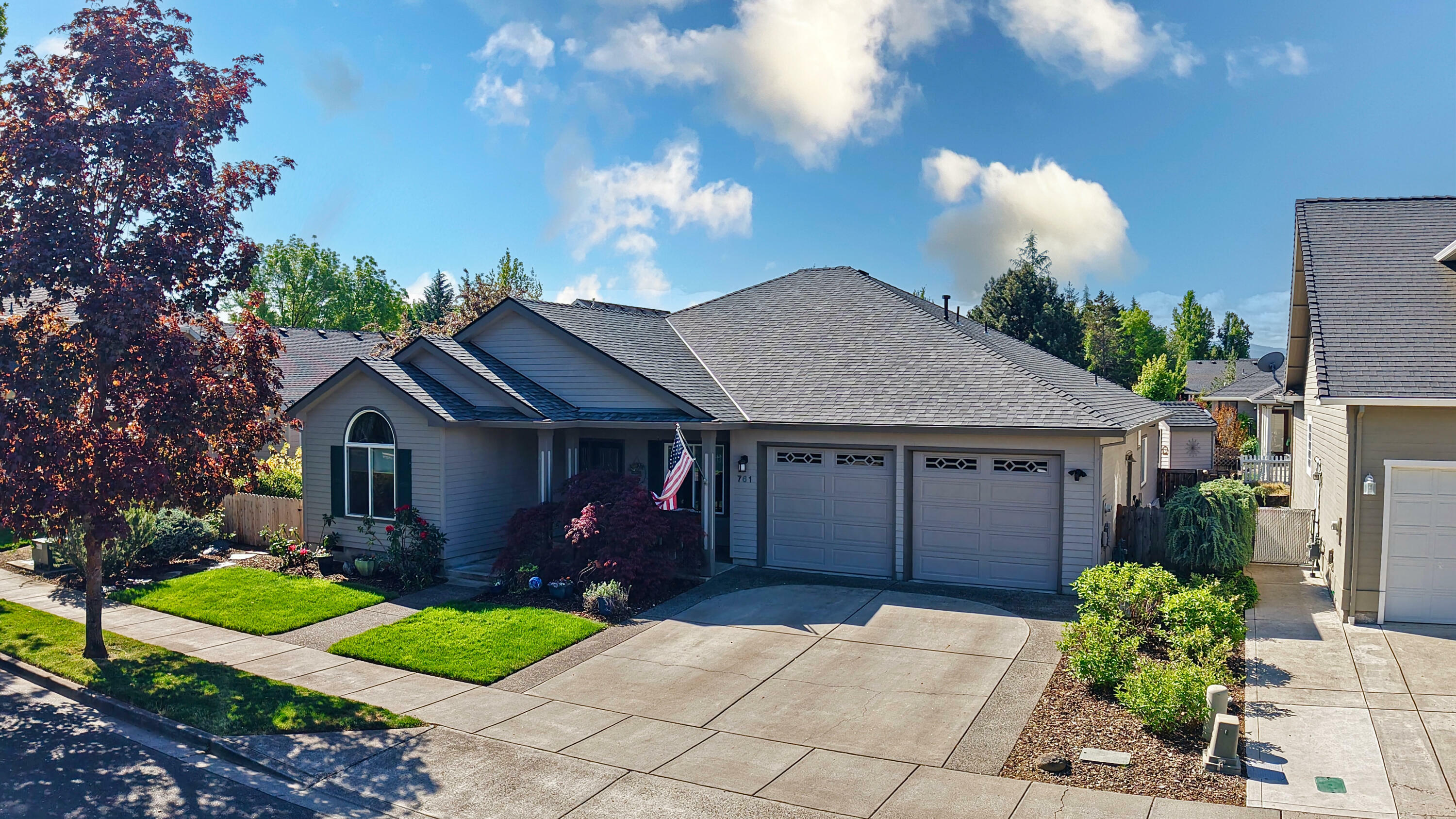761 Griffin Oaks Drive  Central Point OR 97502 photo