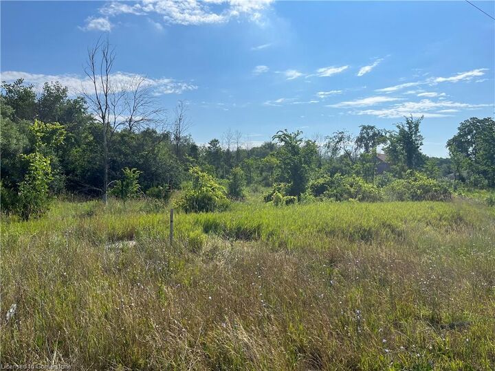 Photo de la propriété: 1276 #6 Highway ON L0R 1V0