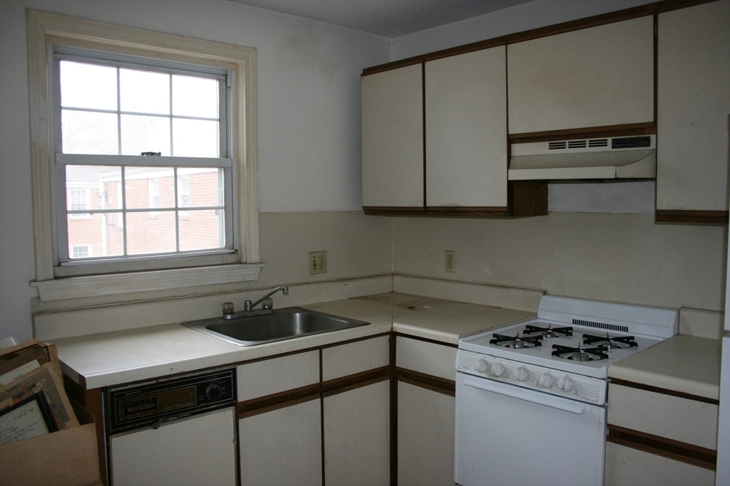 Property Photo: 71 Colony Rd 4 MA 01089