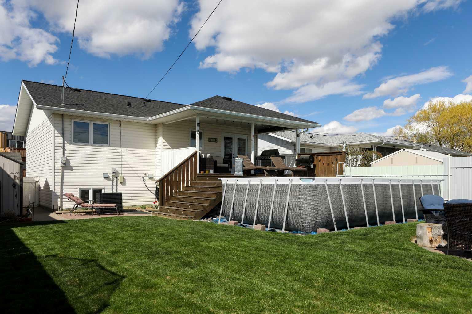 Photo de la propriété: 5322 38 Avenue AB T1G 1B8