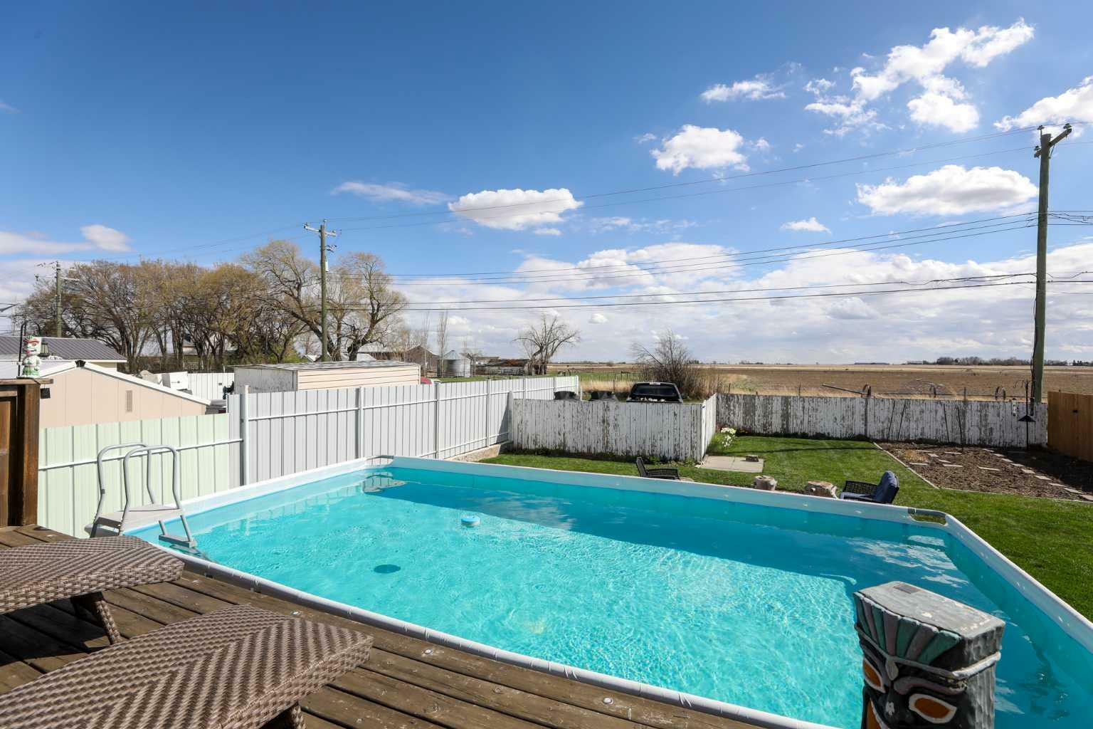 Property Photo: 5322 38 Avenue AB T1G 1B8