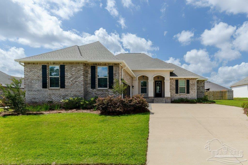 Property Photo: 2929 Trestle Way FL 32533