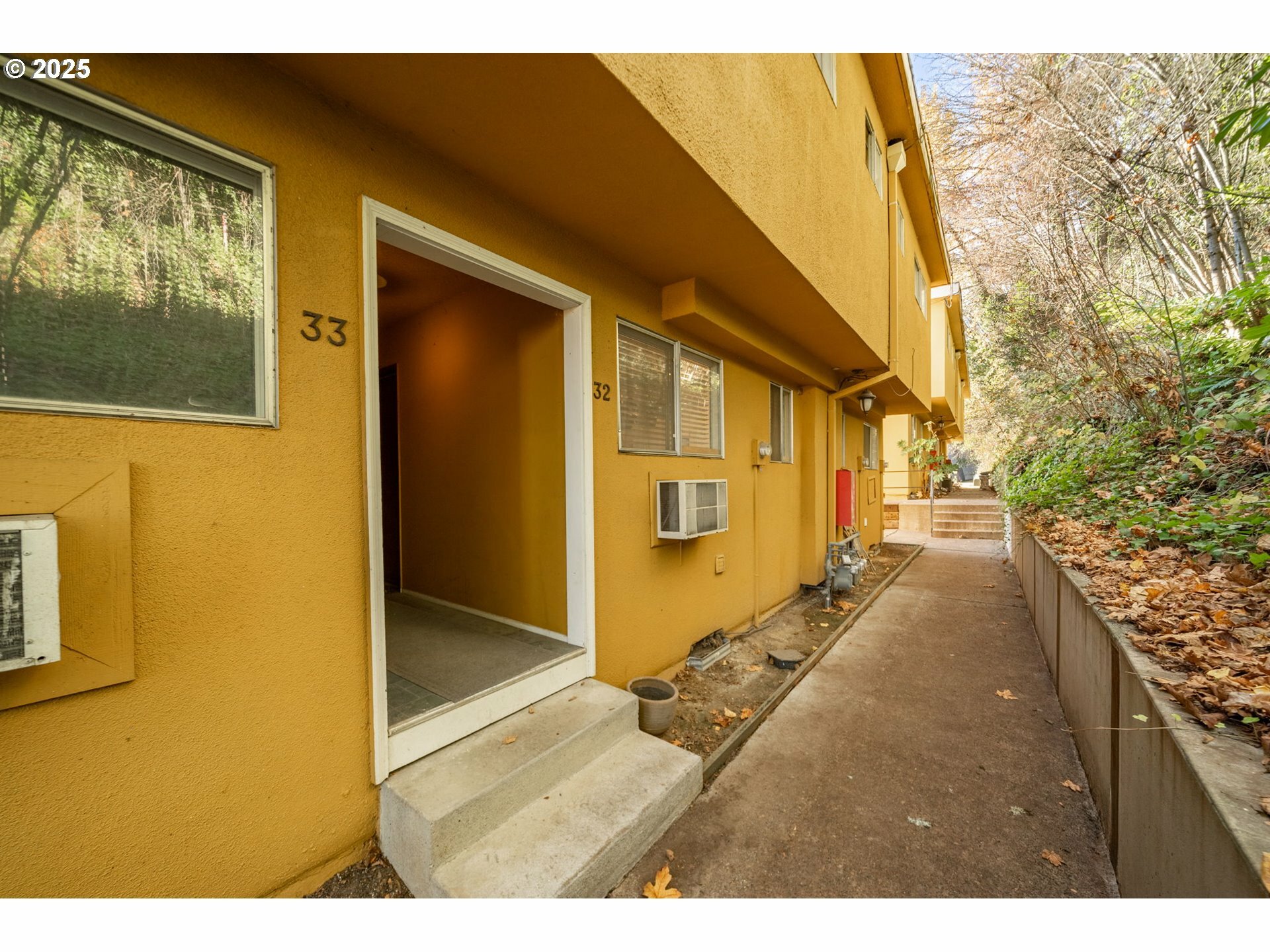 Property Photo: 847 SW Broadway Dr 32 OR 97201
