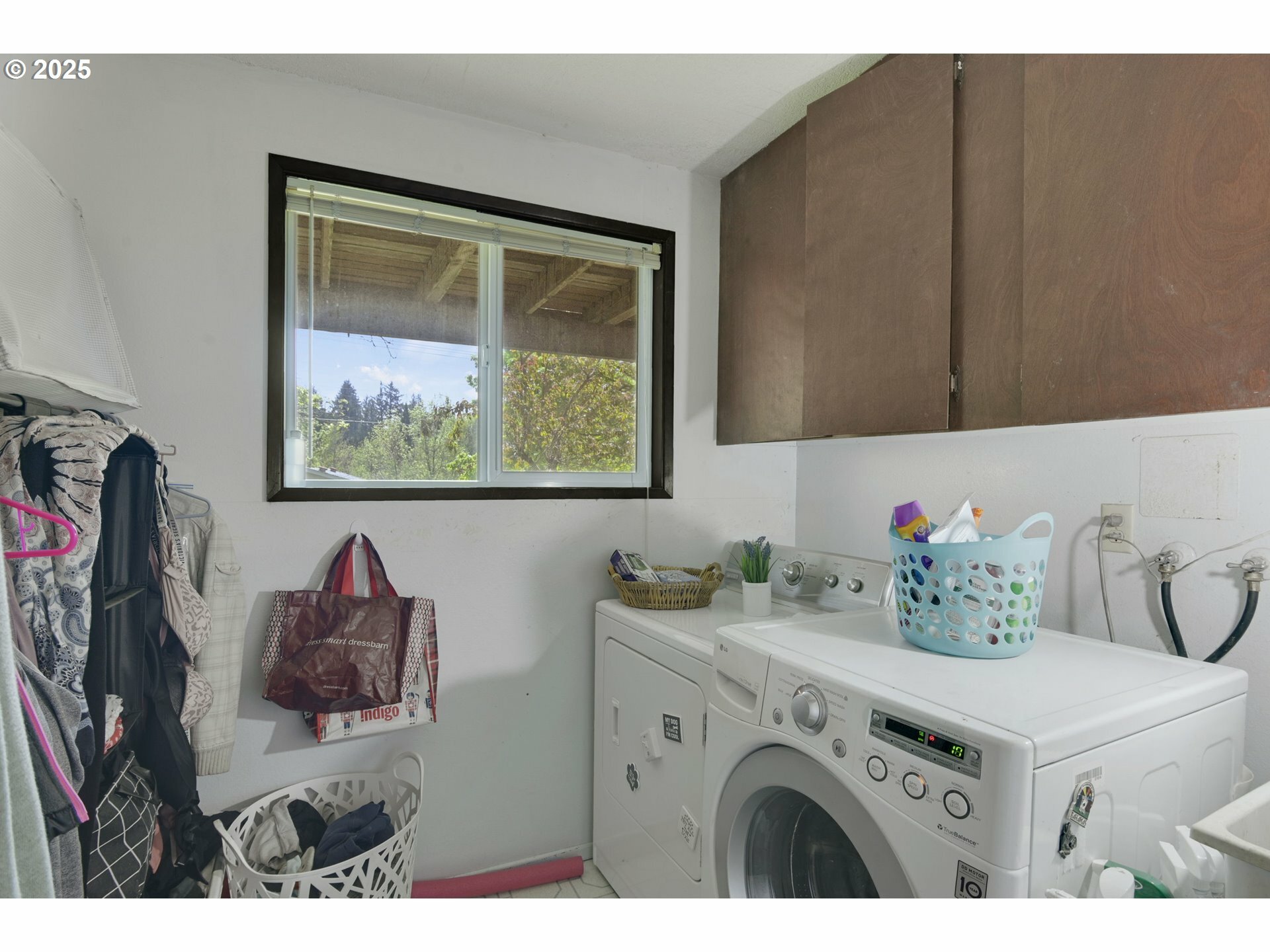 Property Photo: 2144 SW 9th Ct OR 97080