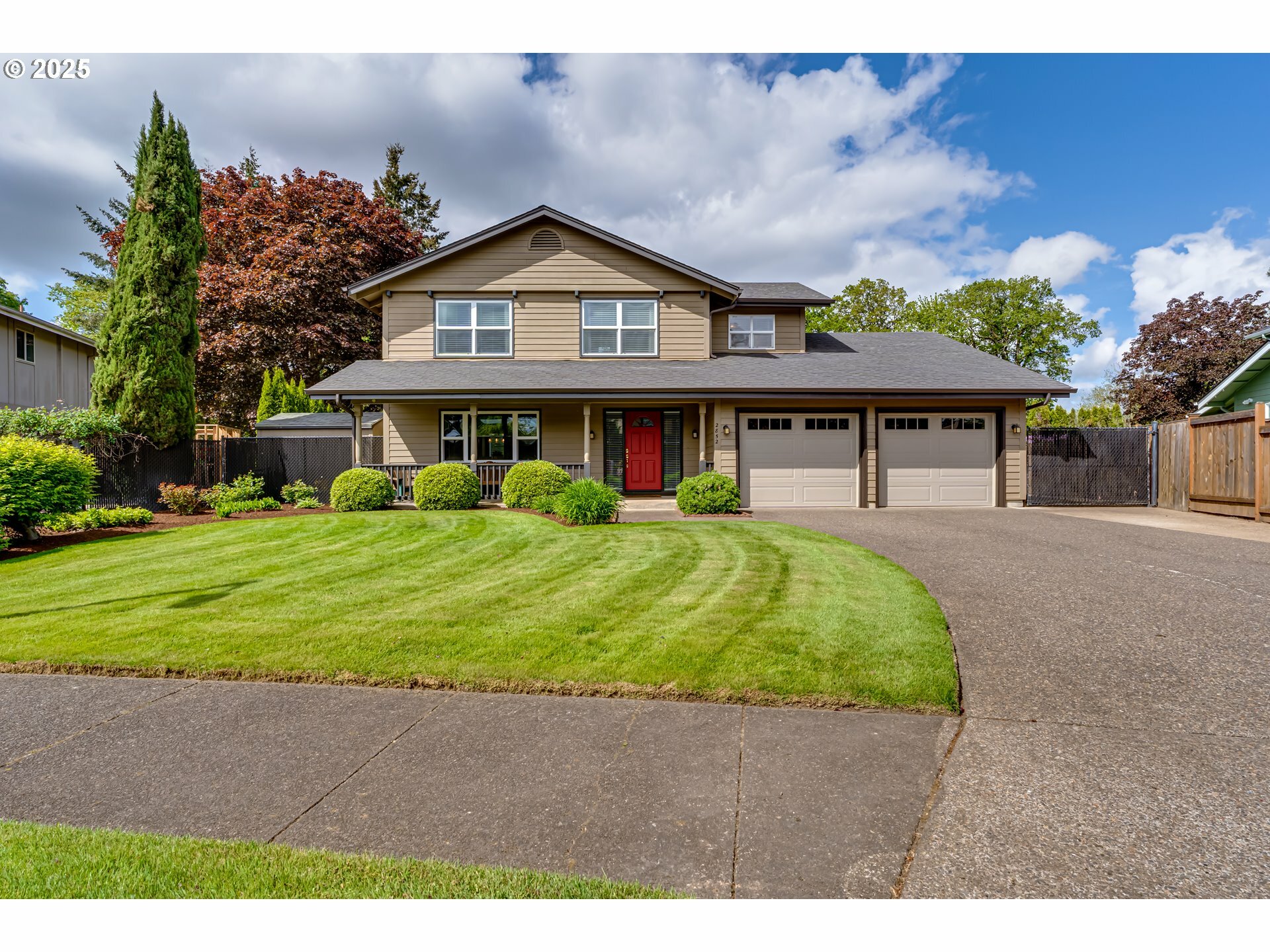 2852 Metolius Dr  Eugene OR 97408 photo