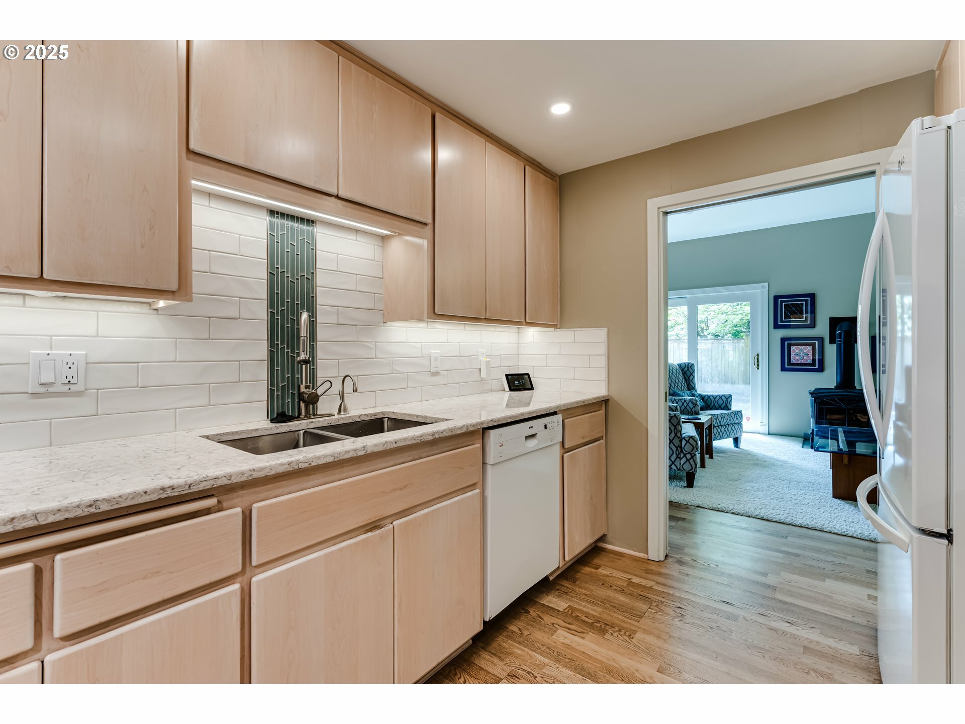 Property Photo: 1800 Tabor St OR 97401