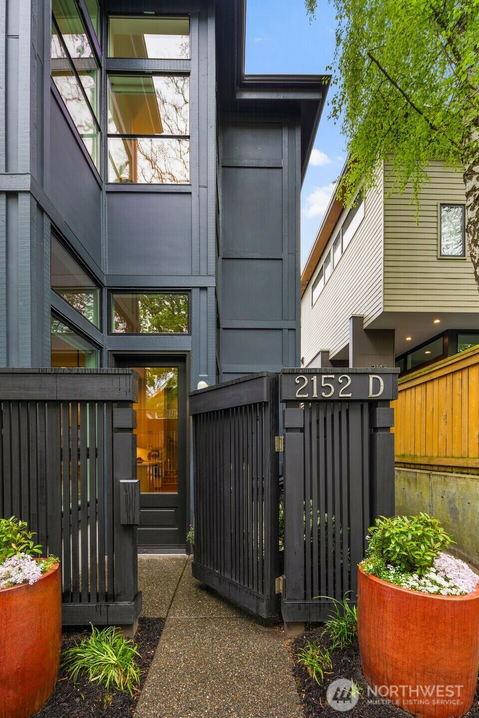 Property Photo: 2152 7th Avenue W D WA 98119