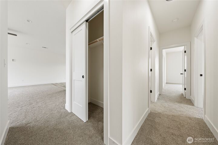 Property Photo:  1129 E Mt Hood Street  WA 99344 