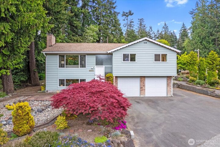 Property Photo:  9533  Bowdoin Way  WA 98020 