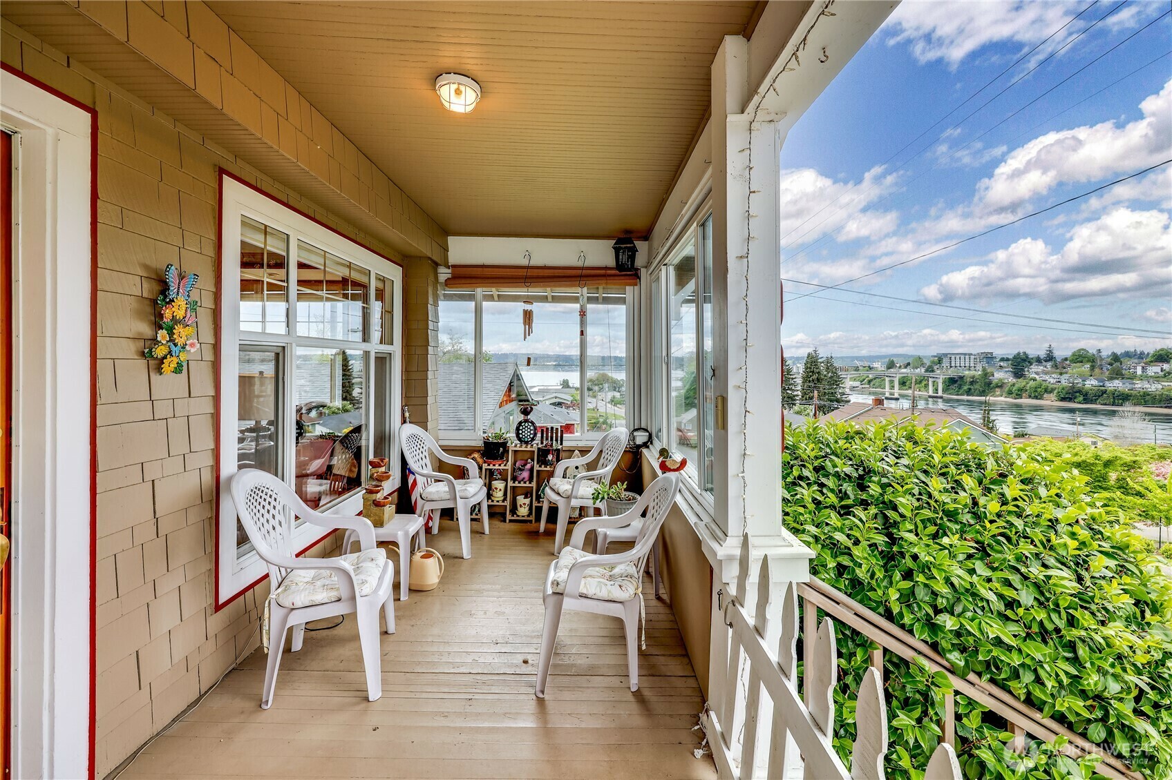 Property Photo: 1606 Winfield Avenue WA 98310