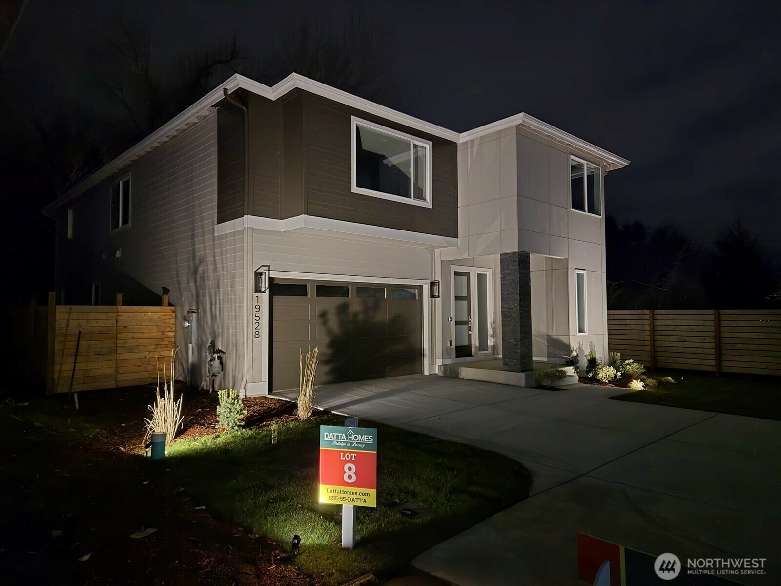 Property Photo: 11612 SE 196 Street 8 WA 98031