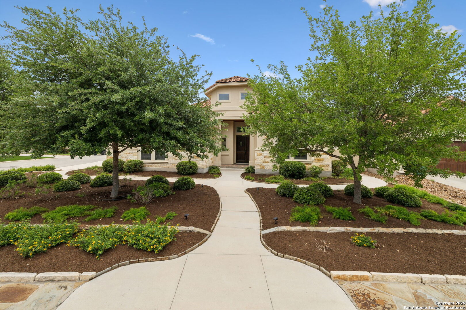 Property Photo: 4427 Eton Place TX 78249