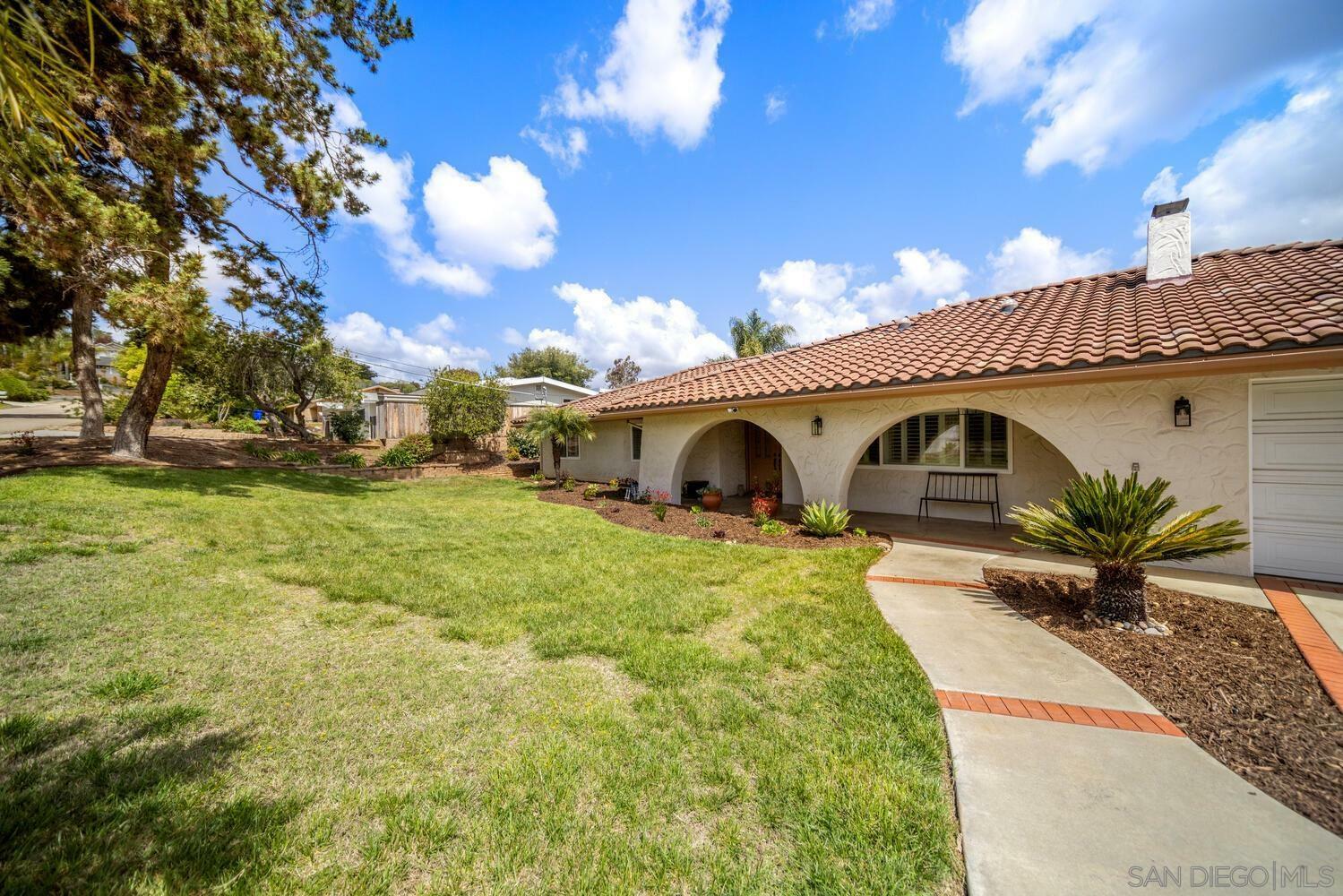 Property Photo: 1654 Palomino Ln CA 92025