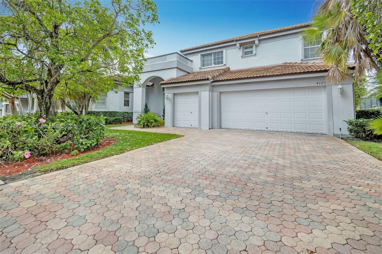 Property Photo:  4123 W Lake Estates Dr  FL 33328 