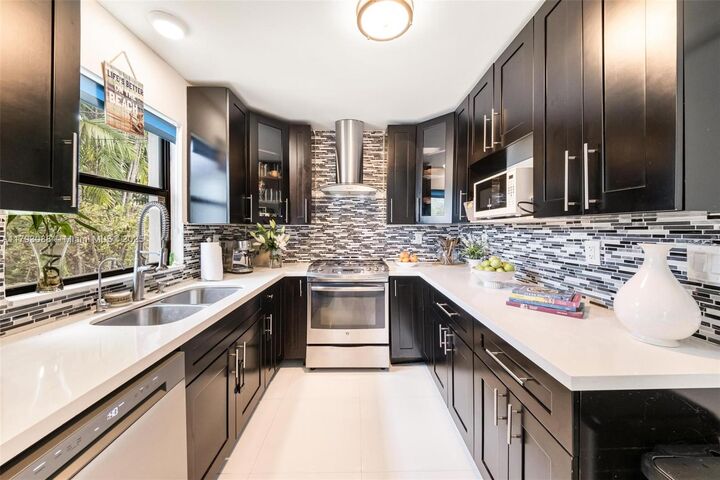 480 NW 88th Ter  El Portal FL 33150 photo