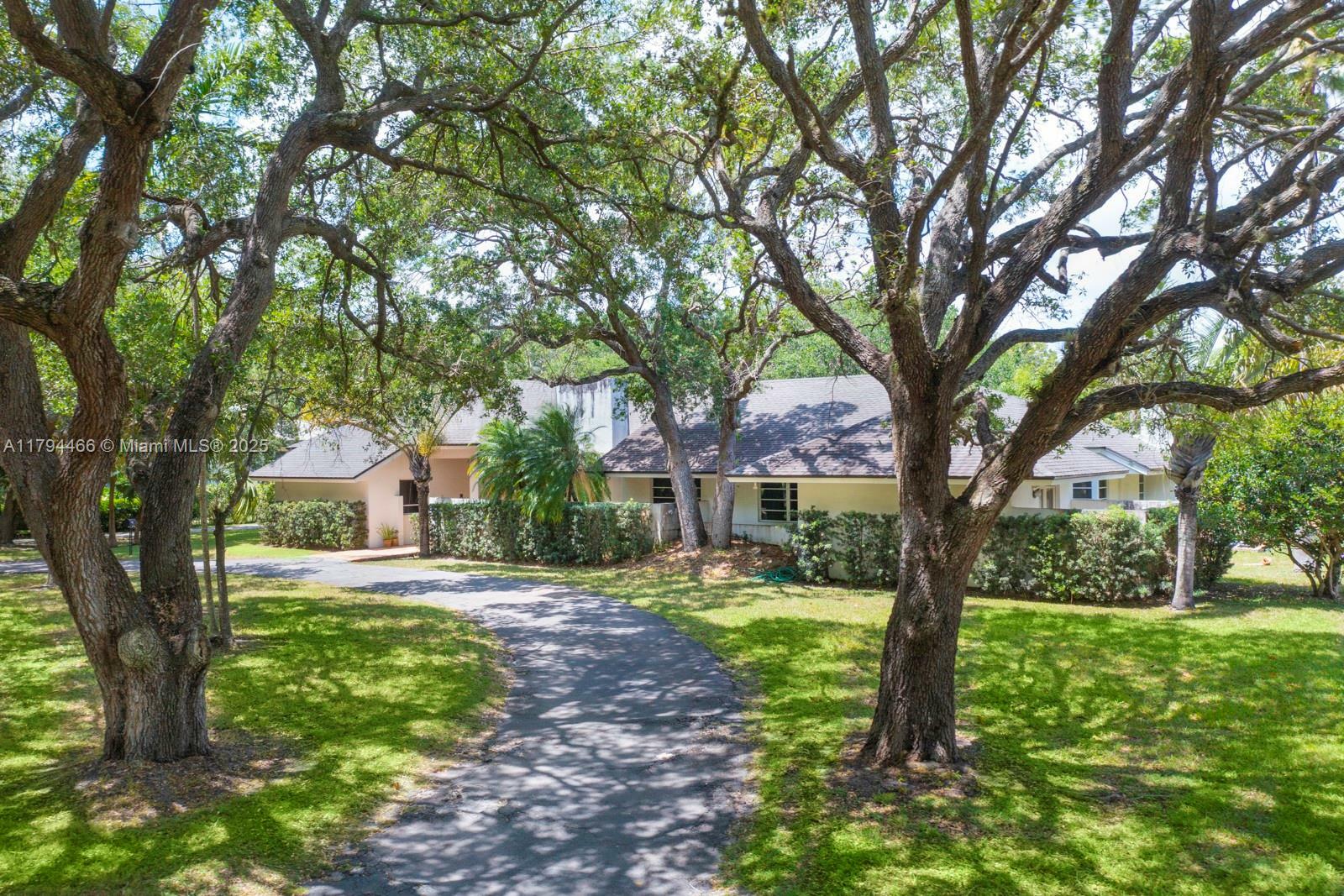 6255 SW 99th Ter  Pinecrest FL 33156 photo